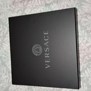 Versace magnet close box.
